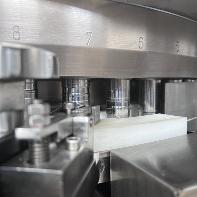 Macchina ad alta velocità automatica della stampa della compressa di controllo di ponderazione della compressa fornitore