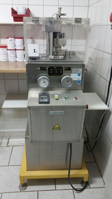 TIANHE Piccola capacità ZP9 Farmaceutico Automatica Tablet Press Machine Alimenti Caramelle Latte fornitore
