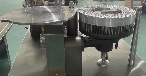 TIANHE Macchina semiautomatica per il riempimento di capsule in granuli/polvere CGN-208 28000PCS fornitore
