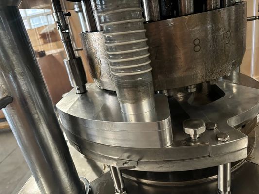 ZP11 Rotary Tablet Press Machine with 11 Stations 100 kN Main Pressure and 5.5 kW Motor Power for Pharmaceutical and Food Industries fornitore