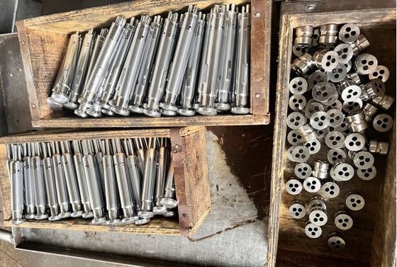 Armadio di stoccaggio per stampi/punzoni e matrici in acciaio inossidabile SS316L a 10 strati per utensili per presse per compresse fornitore